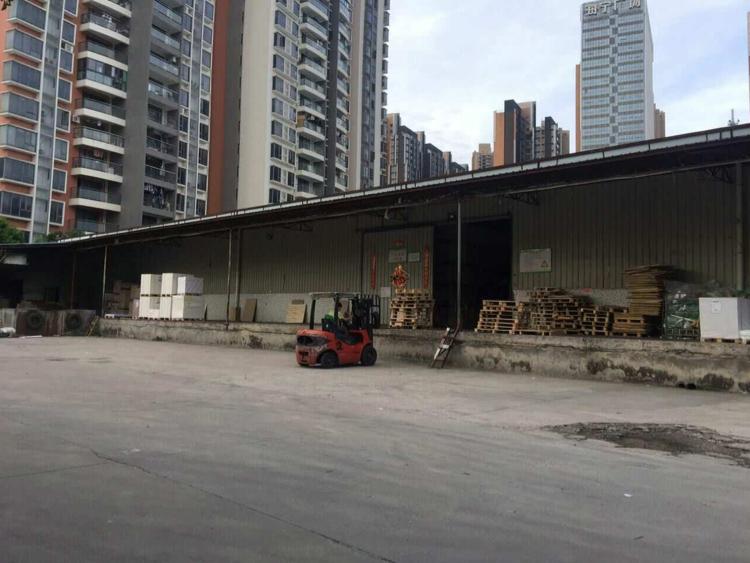 龙华新出带卸货平台仓库