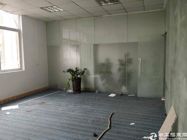大朗镇水平村实业客分租楼上600平,现成水电装修,价格优惠! 大朗镇水平村实业客分租楼上600平,现成水电装修,价格优惠!