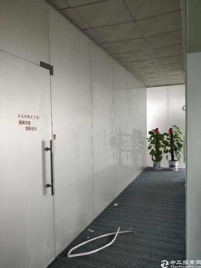 大朗镇水平村实业客分租楼上600平,现成水电装修,价格优惠! 大朗镇水平村实业客分租楼上600平,现成水电装修,价格优惠!