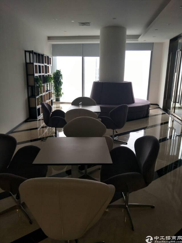 武汉江汉菱角湖地铁站精装办公空间