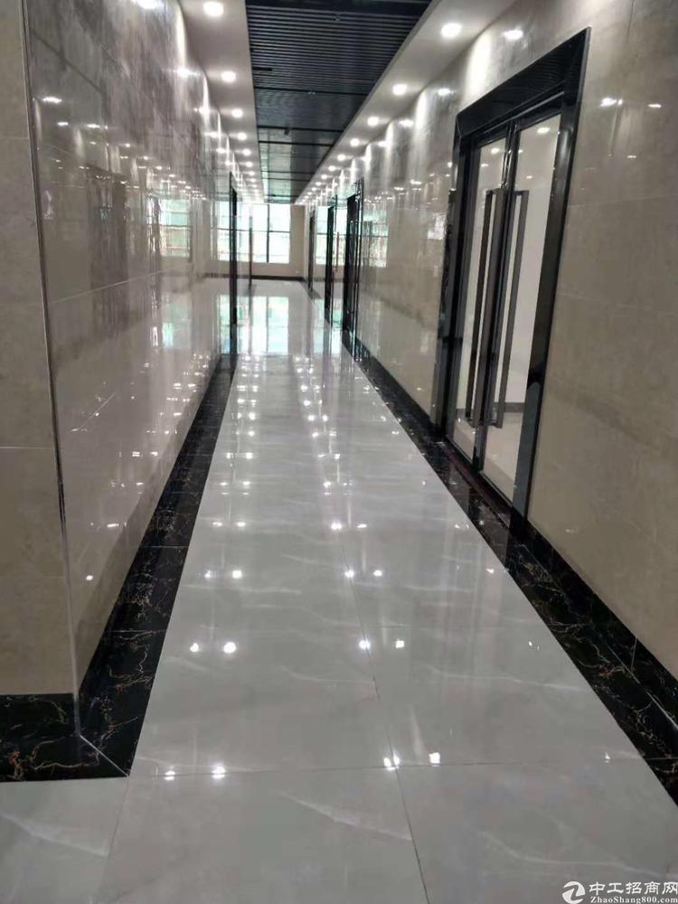 西乡固戍地铁站附近精装办公室小面积火热出租