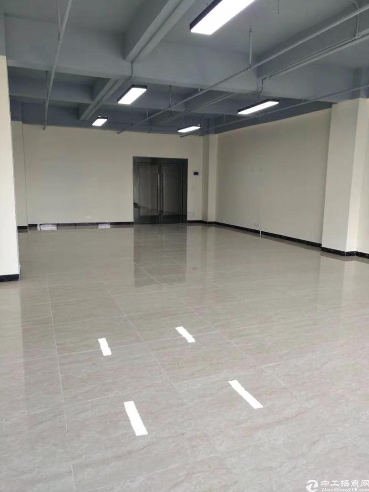 西乡固戍地铁站附近精装办公室小面积火热出租