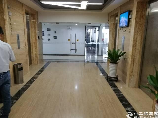 转租财富港大厦《坪洲地铁站300米》290平米带家私