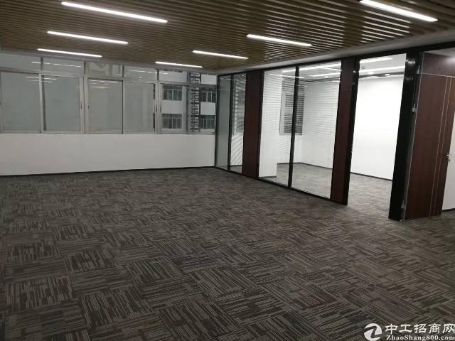 转租财富港大厦《坪洲地铁站300米》290平米带家私