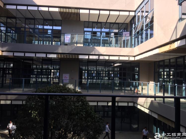 东莞南城地铁口林园式四合院精装写字楼出售130平方起可贷款带