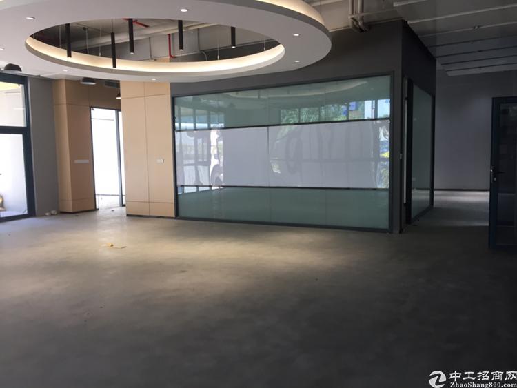 东莞南城地铁口林园式四合院精装写字楼出售130平方起可贷款带