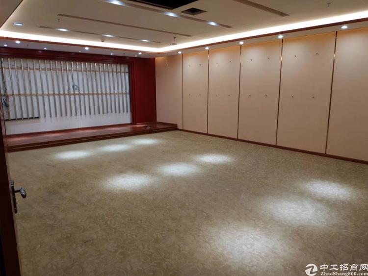 宝安西乡西部硅谷精装修写字楼555平方带隔间带家私