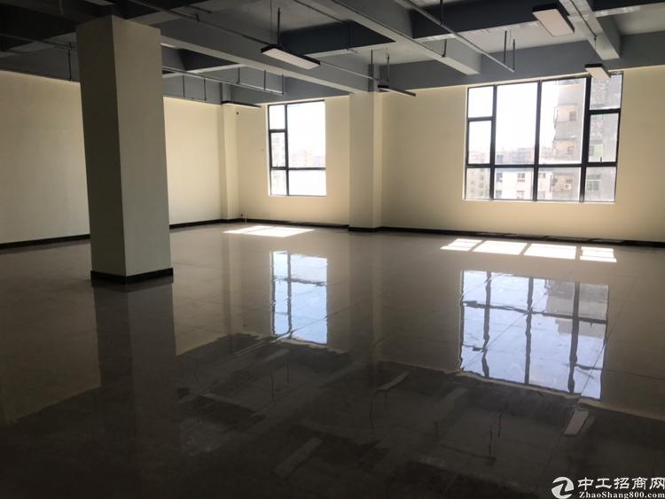 固戍地铁口150米全新装修写字楼,免一年的管理费