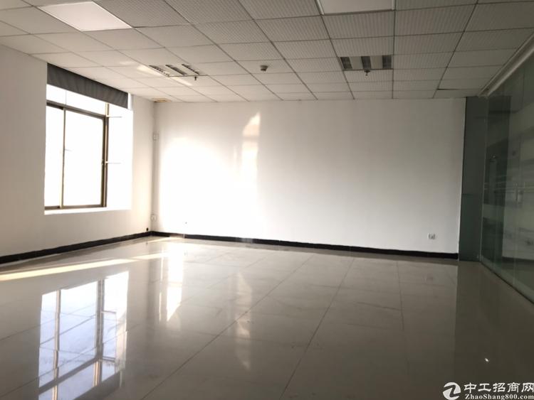 坪洲地铁口110平精装办公楼,65元全包