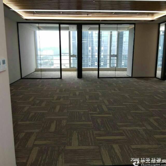 平湖精装写字楼6800平米出租100平米起