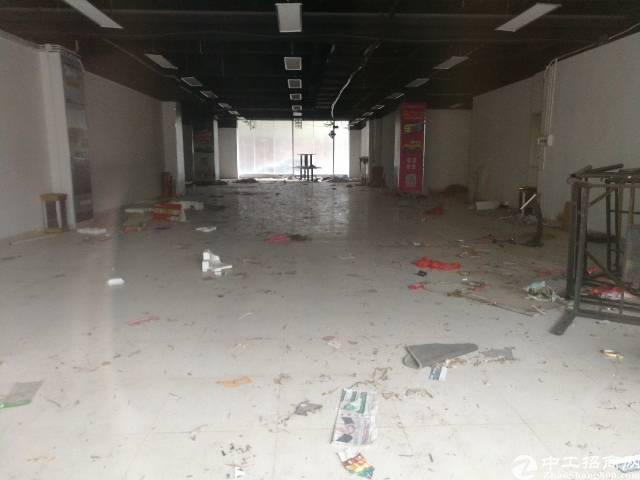 吉华路主干道旁1楼店面