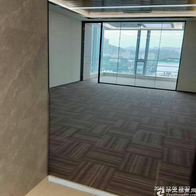 平湖精装写字楼6800平米出租100平米起