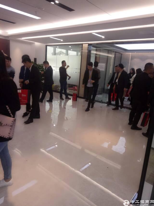 福永桥头创客中心国际商务大厦精装办公室出租350平方