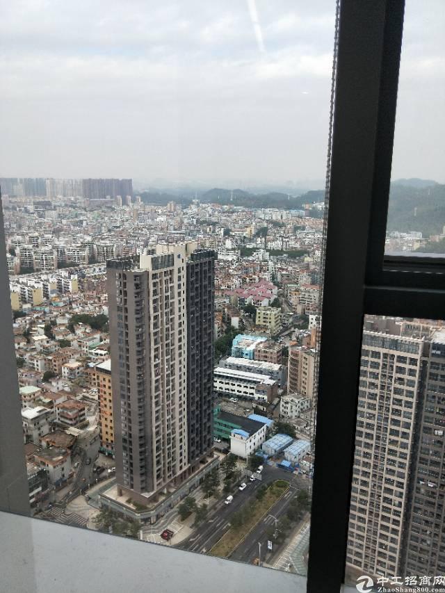 横岗地铁口甲级写字30平起租