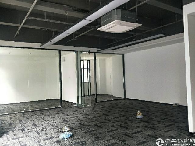 西乡地铁口2+1格局精装写字楼167平出租