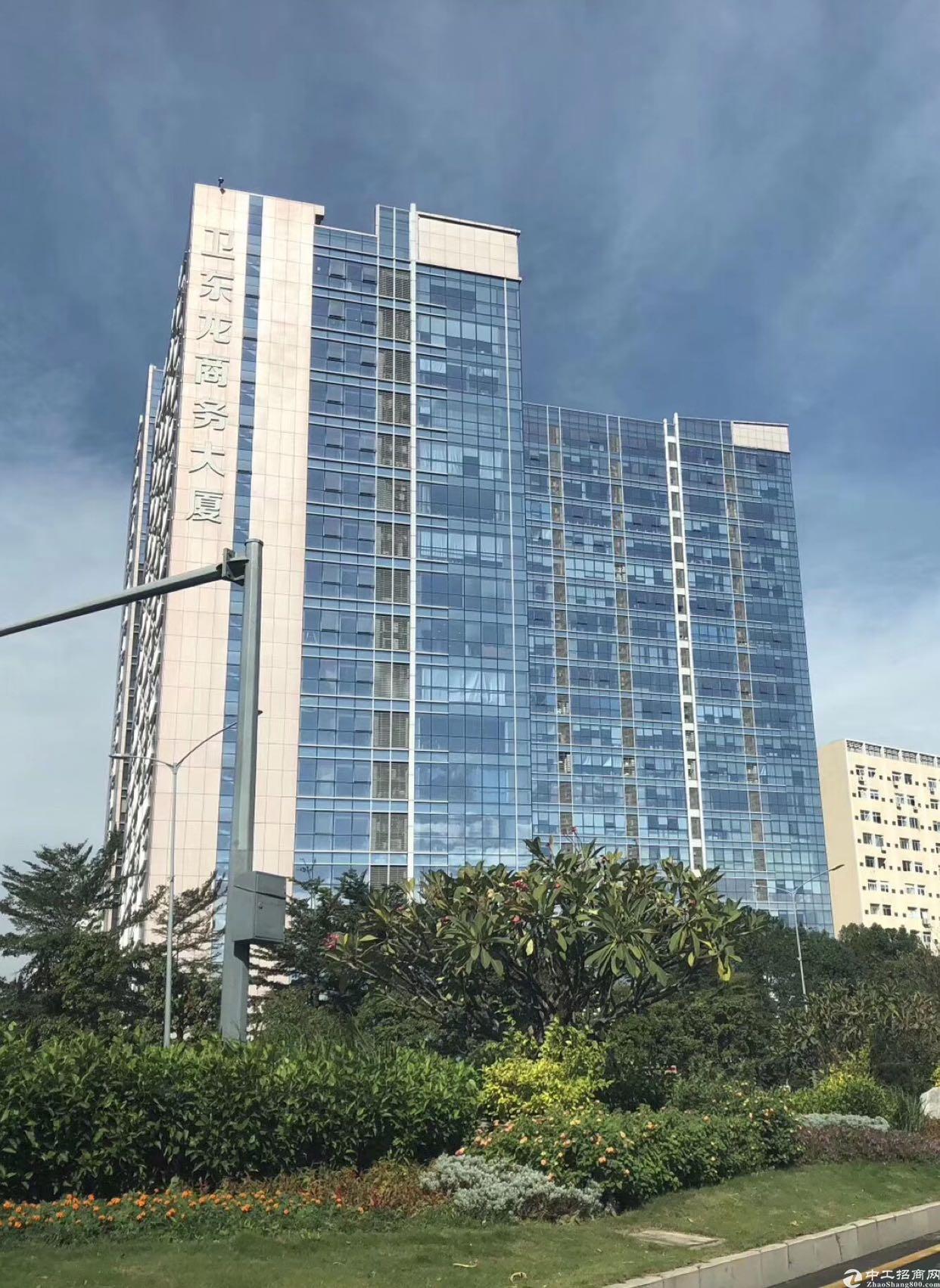 清湖地铁口350平精装租金65块