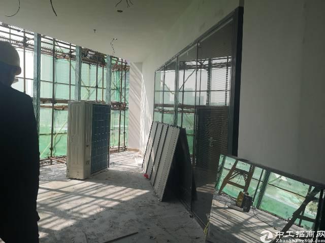 龙华新区地铁站附近精装修写字楼50平方起租