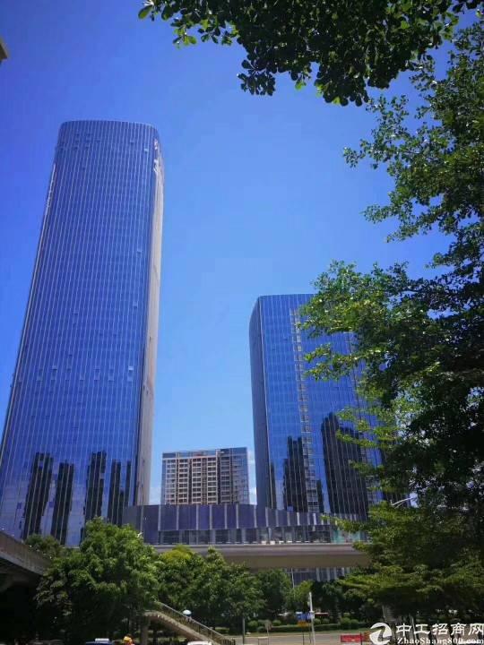 横岗地铁口精装修写字楼920平招租