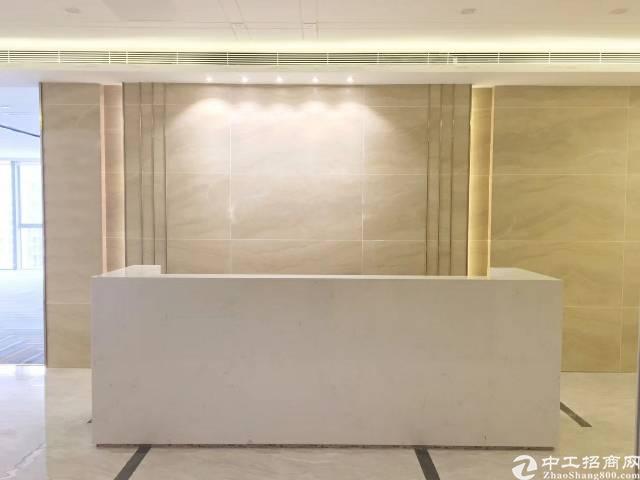 横岗地铁口精装修写字楼920平招租