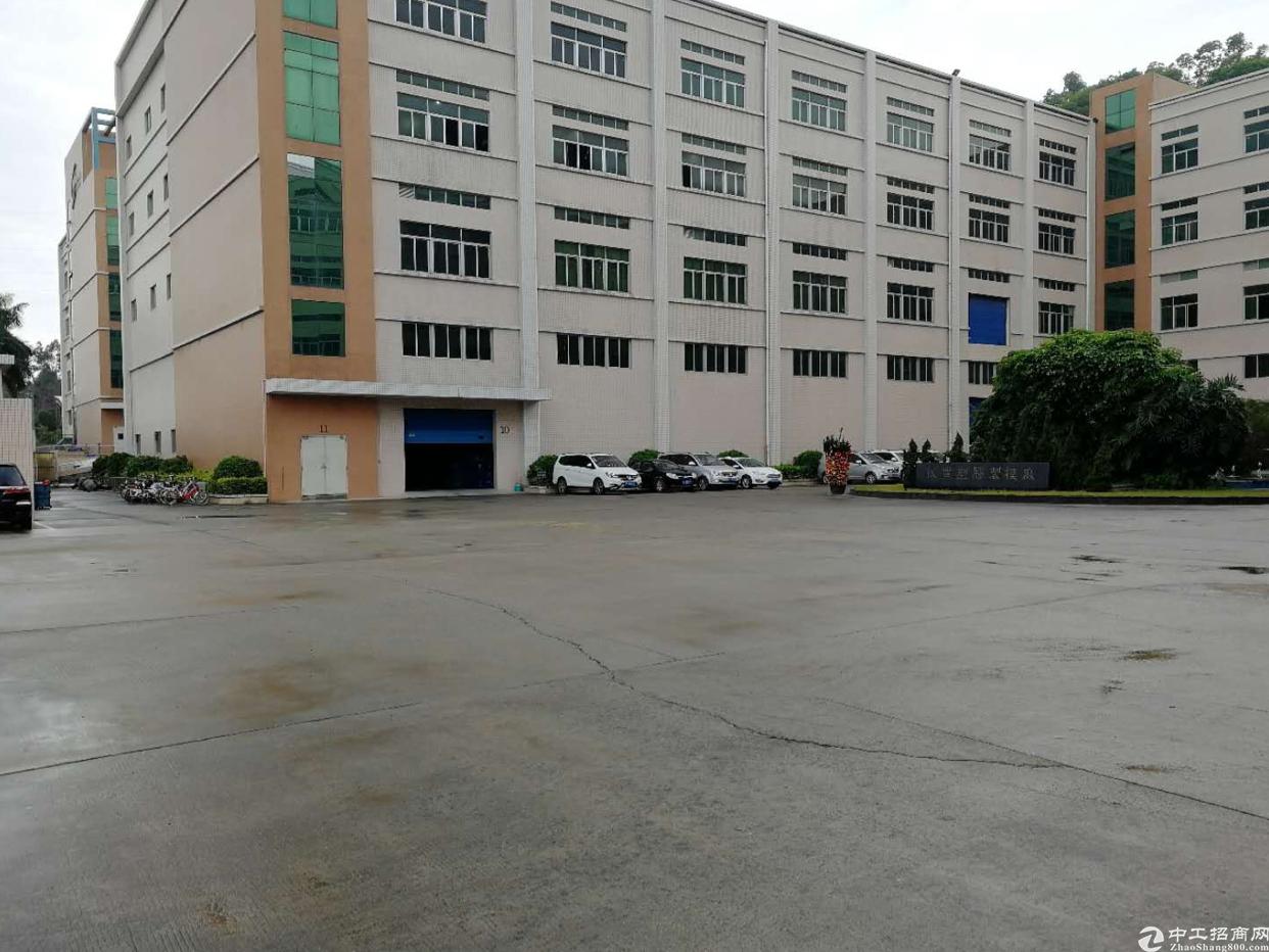 凤岗镇二楼3550平方米精装修厂房、仓库出租