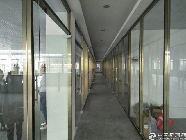 地段还好。交通方便。靠近日航酒店。