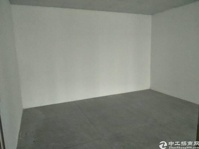 地段还好。交通方便。靠近日航酒店。