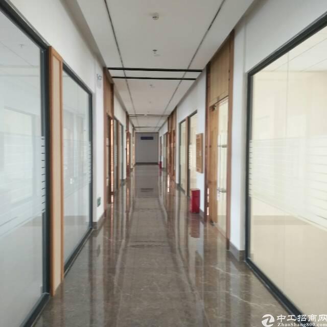 横岗荷坳地铁附近楼上精装修2000平出租大小分租