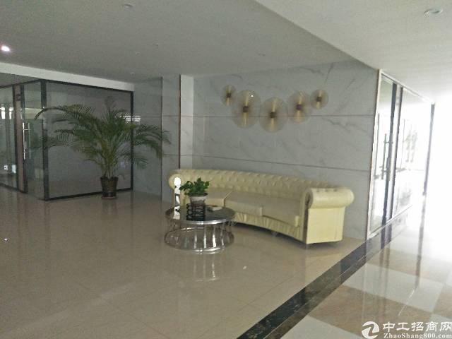 新华写字楼不同装修风格,40㎡-200㎡出租,停车位充足,