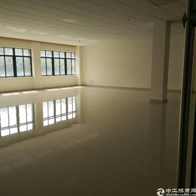 横岗荷坳地铁附近楼上精装修2000平出租大小分租