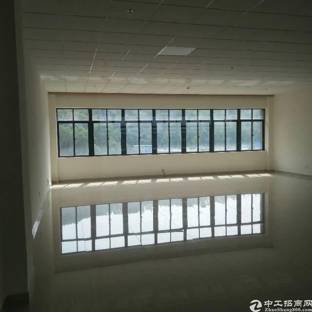 横岗荷坳地铁附近楼上精装修2000平出租大小分租