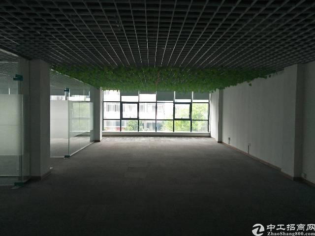 新华靠近北站精装写字楼出租,235平方,入住即可办公