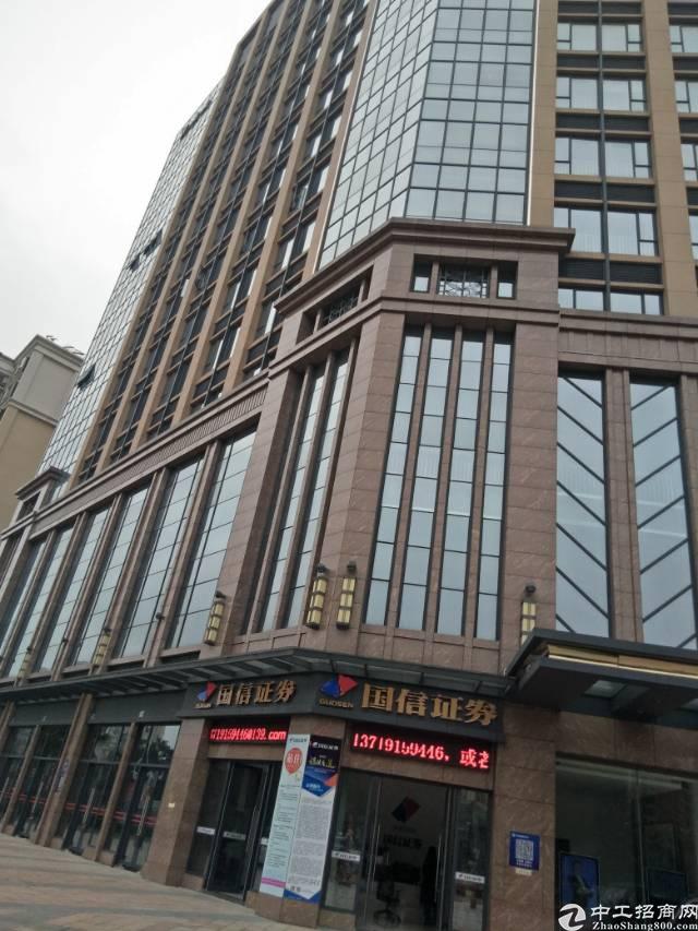 花都甲级写字楼出租80-3000平方,出门就是地铁口,