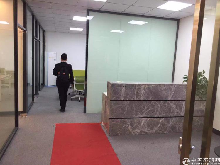 广州珠吉茅岗路主干道旁边四楼50平方豪华装修