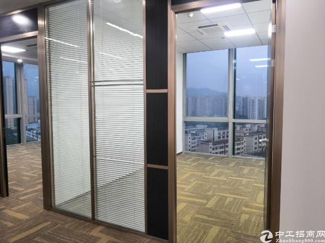 西乡地铁口豪华装修写字楼300平起