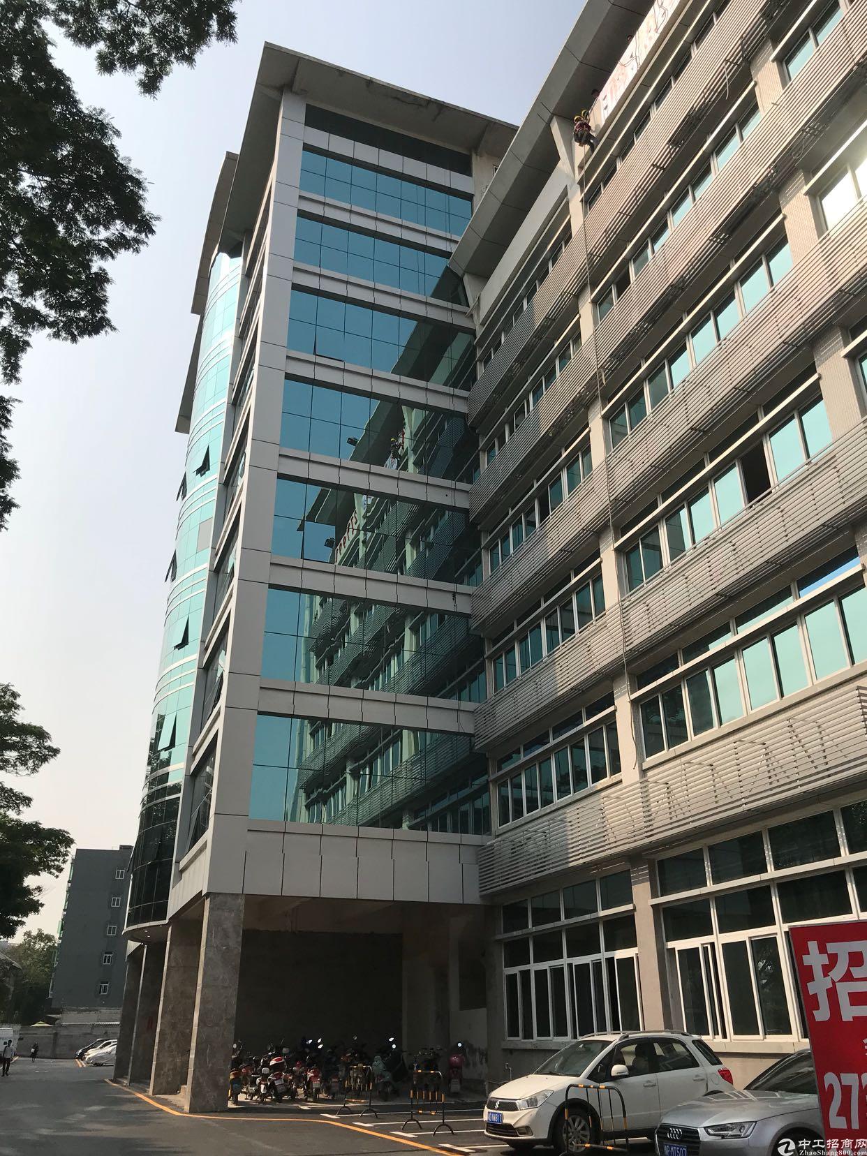 沙井地铁口精装修158㎡