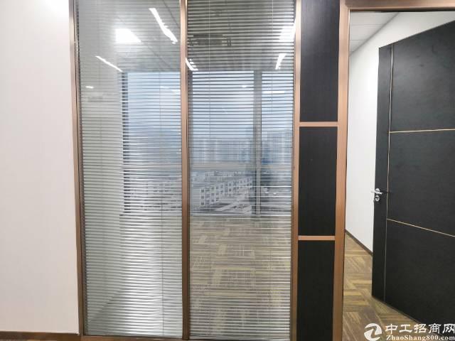 西乡地铁口豪华装修写字楼300平起