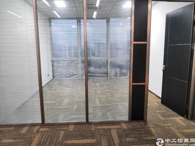 西乡地铁口豪华装修写字楼300平起