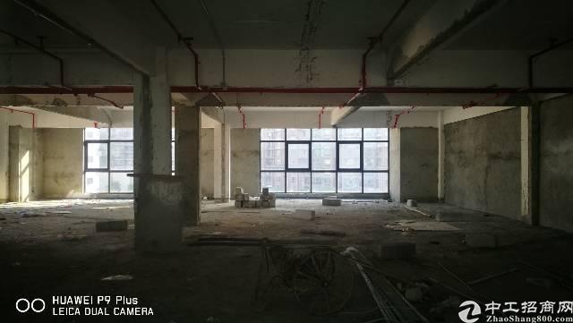 广汕公路边黄陂地铁站放大镜创意园写字楼招租