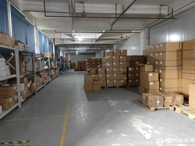 黄埔云埔工业区三楼950平方仓库出租，两部货梯自用