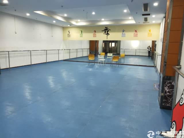花果山地铁口附近交通便利停车位充足精装修可拎包入
