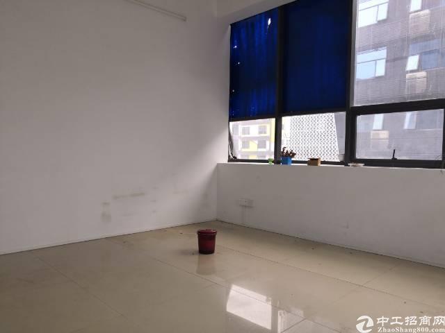 西乡地铁站2+1格局160平写字楼特价招租
