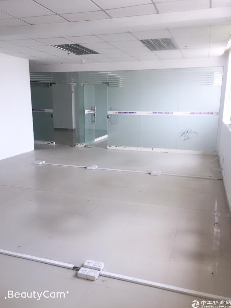 观澜福民/地铁口物业/精装修/带隔间小面积写字楼出租