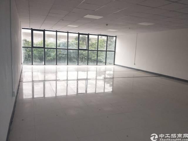 宝安沙井松福大道南环路。户型方正。靠近会展中心。