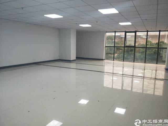 宝安沙井松福大道南环路。户型方正。靠近会展中心。
