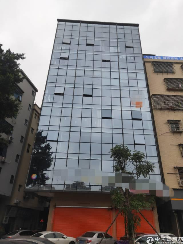 花都区迎宾大道地铁口附近