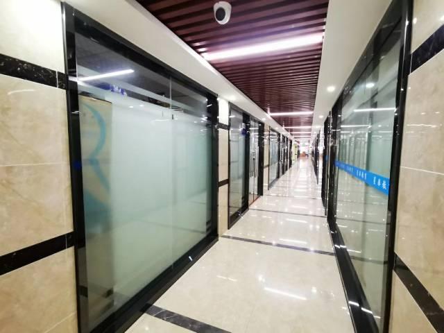 马鞍山地铁口精装修带家具260平方写字楼招租