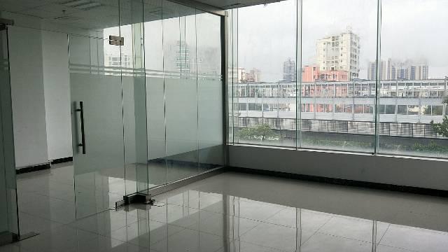 沙井马安山地铁口新出精装110²写字楼出租,水电到位
