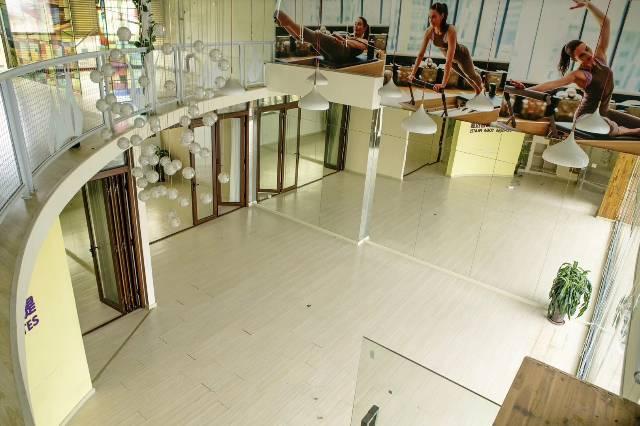 马鞍山地铁口精装修带家具260平方写字楼招租