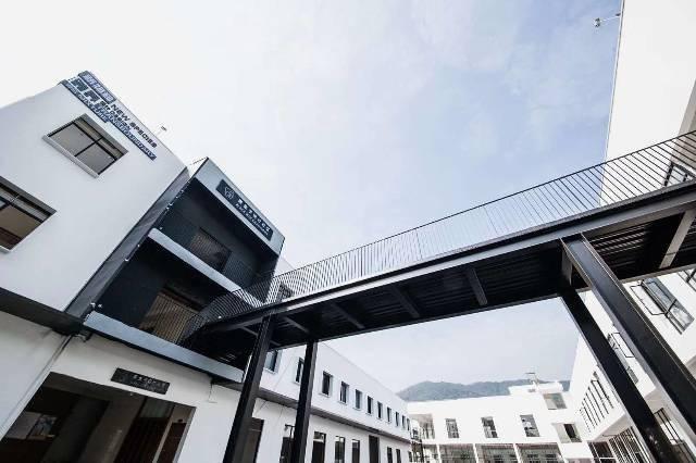天河区鱼珠地铁口附近5+1办公室出租