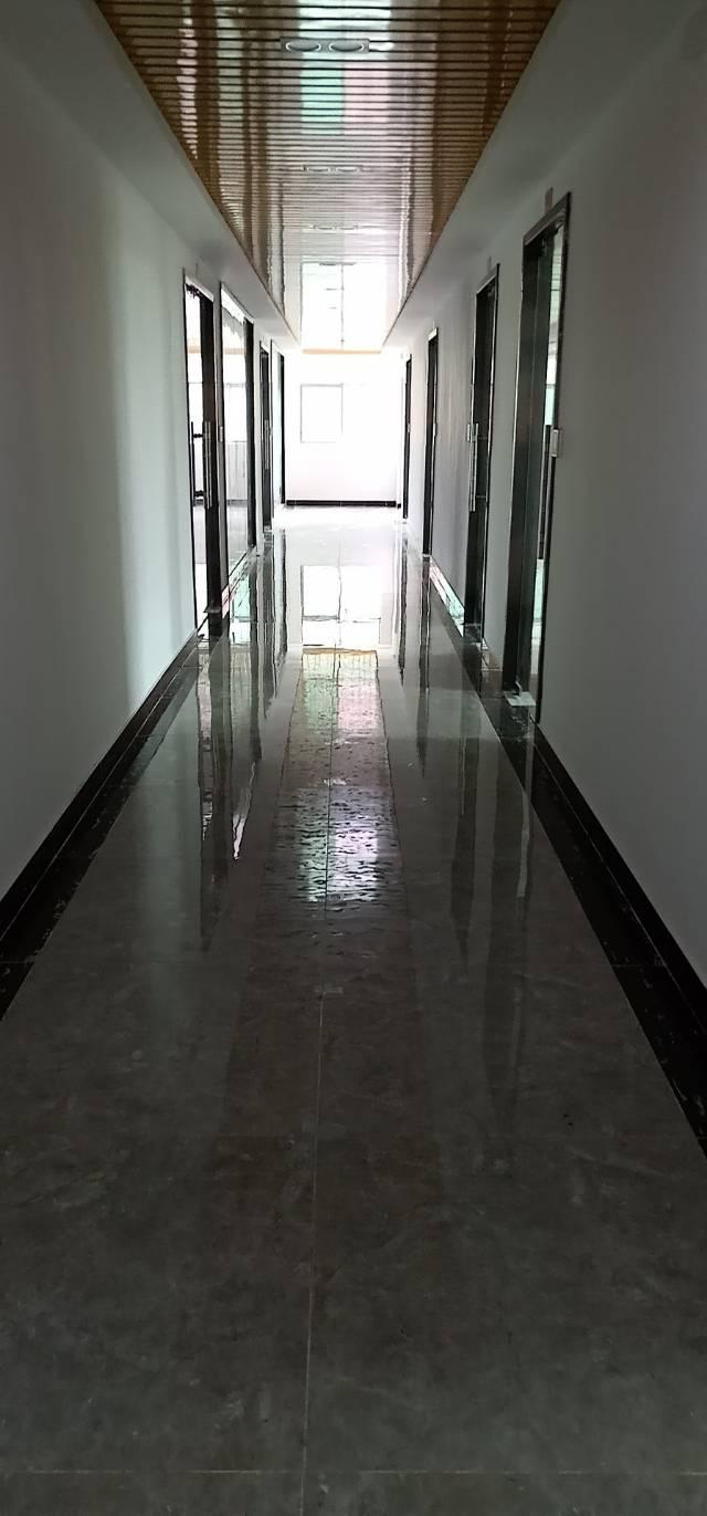 东莞靠近外环高速路口新出豪华装修办公室和写字楼